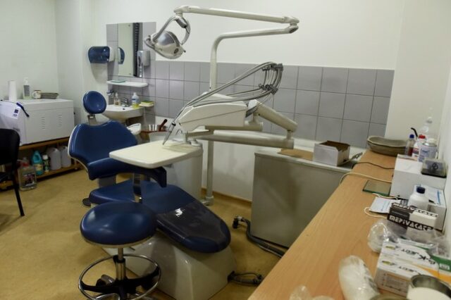 Κορονοϊός: Ανοιχτά μόνο για επείγοντα περιστατικά τα οδοντιατρεία