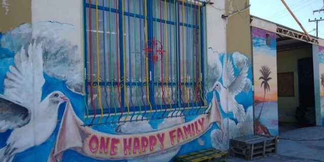 Λέσβος: Φασίστες έκαψαν σχολείο για πρόσφυγες – Μαρτυρία εργαζόμενης