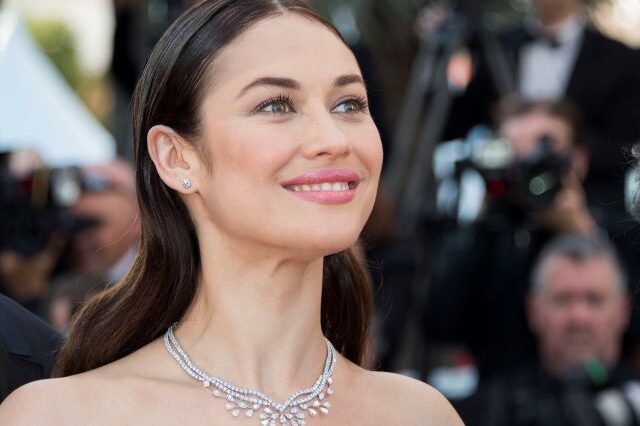 Olga Kurylenko: Διαγνώστηκε με κορονοϊό το κορίτσι του James Bond