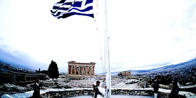 Ομοψυχία δεν σημαίνει λευκή επιταγή