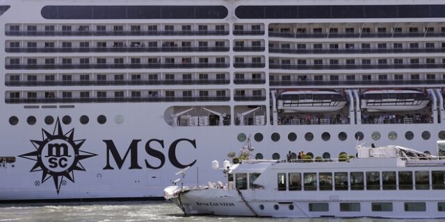 Κορονοϊός: Συναγερμός σε κρουαζιερόπλοιο από Πειραιά προς Κέρκυρα με 2.000 επιβάτες