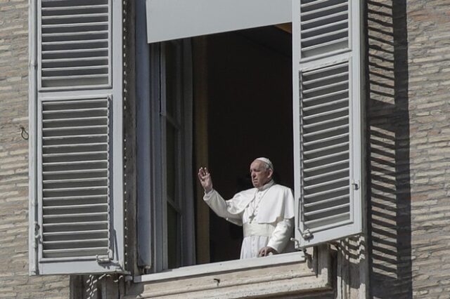 Κορονοϊός: Ο Πάπας προσευχήθηκε για το τέλος της επιδημίας