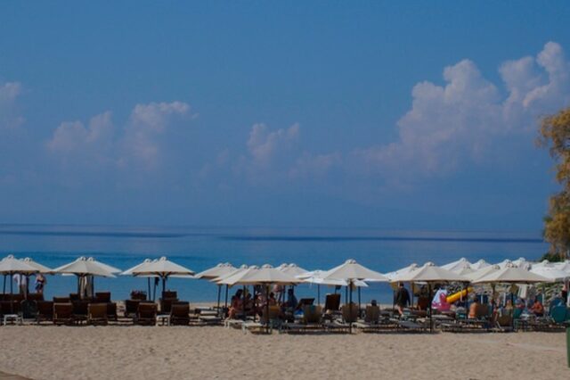 Πρόγραμμα εσωτερικού τουρισμού το καλοκαίρι – Να πάνε οι έλληνες στα ξενοδοχεία!
