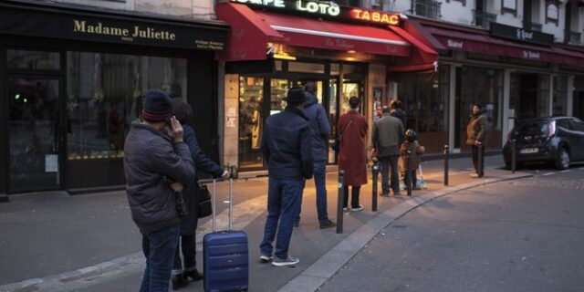 Κορονοϊός: Η Γαλλία δίνει 45 δισ. ευρώ για επιχειρήσεις και μισθωτούς