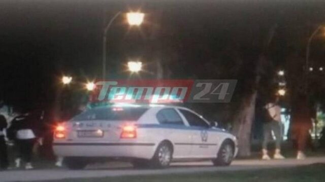 Πάτρα: Περιπολικό δίπλα σε πολίτες που κάνουν βόλτα – “Παραμείνετε σπίτι”