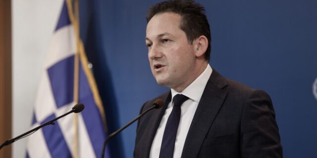 Πέτσας: Θα απαγορεύσουμε τις συναθροίσεις άνω των 10 ατόμων
