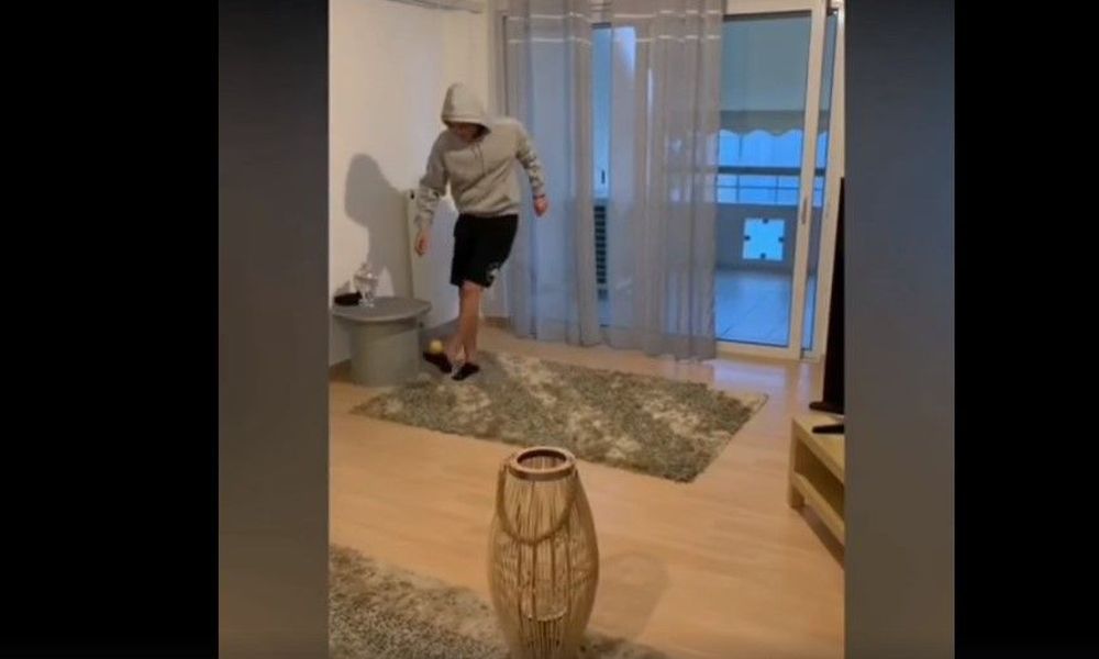 Ποδοσφαιριστές της ΑΕΚ και του Παναθηναϊκού μας δείχνουν τι κάνουν όσο μένουν σπίτι