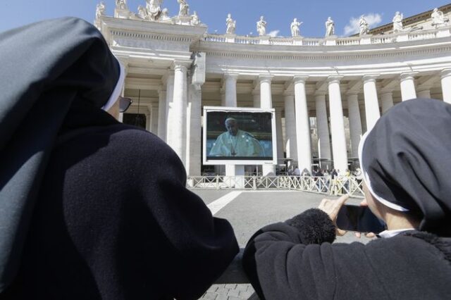 Κορονοϊός: “Εγκλωβισμένος” από το κήρυγμα μέσω ίντερνετ ο Πάπας Φραγκίσκος