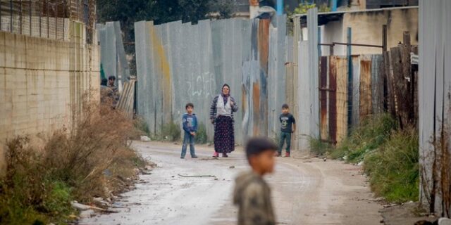 Κορονοϊός: Κατανομή 2,25 εκατ. ευρώ σε δήμους για προστασία των Ρομά