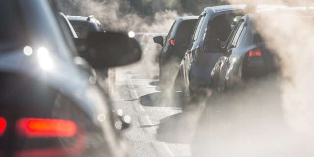 Αυξήθηκαν, αντί να μειωθούν οι εκπομπές ρύπων από τα αυτοκίνητα