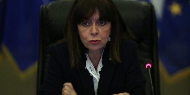 Σακελλαροπούλου: “Αγνός πατριώτης με όλη τη σημασία της λέξης ο Μανώλης Γλέζος”