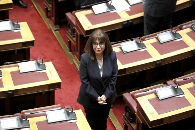 Ορκίστηκε Πρόεδρος της Δημοκρατίας η Κατερίνα Σακελλαροπούλου