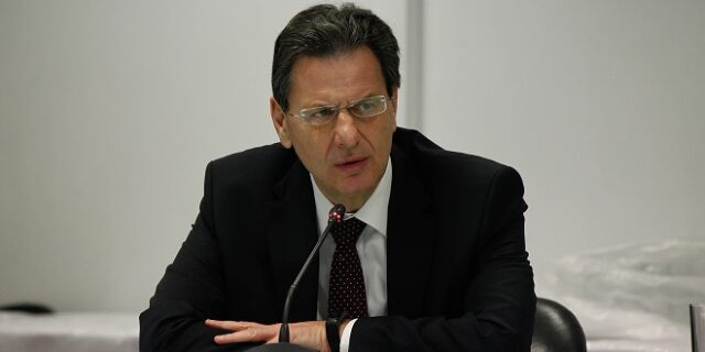 Στο 17,2% περιορίστηκε η πτώση των εσόδων τον Απρίλιο