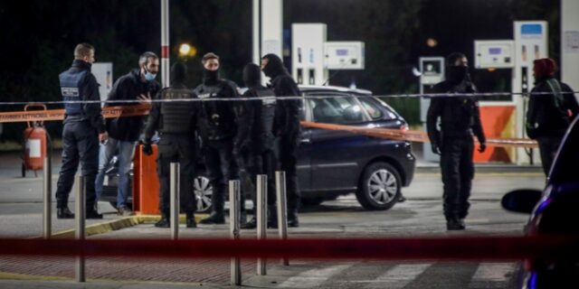 Κηφισιά: Αστυνομικός σκότωσε πρώην σύζυγό του και φίλη της έξω από σούπερ μάρκετ