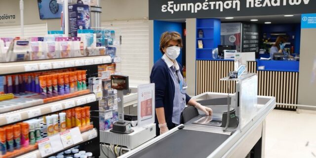 Για τον υπάλληλο του σούπερ μάρκετ, τον ήρωα της διπλανής πόρτας