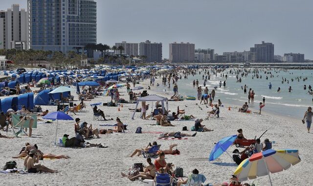 Κορονοϊός: “Αν κολλήσω, κόλλησα” – Οι spring breakers στη Φλόριντα συνεχίζουν τη διασκέδαση