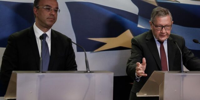 Σταϊκούρας με Ρέγκλινγκ για κορονοϊό και μεταναστευτικό