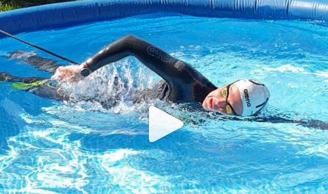 Κορονοϊός: Χρυσή Ολυμπιονίκης στην κολύμβηση βρήκε λύση για την προπόνηση μέσω… φουσκωτής πισίνας
