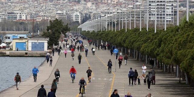 Θεσσαλονίκη: Ο συνωστισμός στη Νέα Παραλία, έφερε απαγόρευση 14 ημερών
