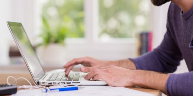 Τηλεργασία: Πως εφαρμόζεται η εργασία από το σπίτι στις μεγάλες επιχειρήσεις