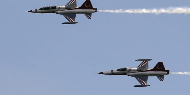 Μπαράζ υπερπτήσεων τουρκικών μαχητικών πάνω από το Αιγαίο