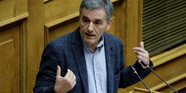 Τσακαλώτος: Η μόνη μομφή εναντίoν μας είναι ότι χαλάμε το Σαββατοκύριακο του κ. Μητσοτάκη