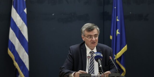 “Λύγισε” ο Σωτήρης Τσιόδρας: Η συγκίνηση για τις μανάδες και τους πατεράδες μας