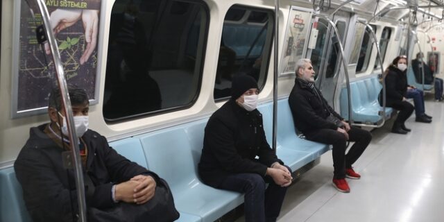 Τούρκος λοιμωξιολόγος: “Ζήτημα χρόνου να φτάσουμε στην κορύφωση του κορονοϊού”