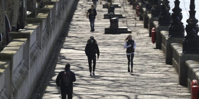 Κορονοϊός – Βρετανία:  Κατά 31% αυξήθηκαν οι νεκροί σε μία ημέρα