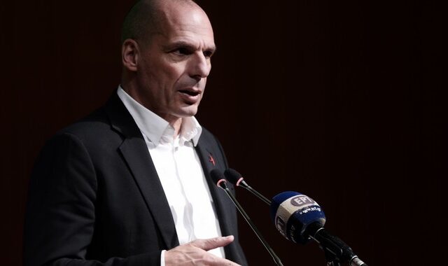 Τη Δευτέρα η συνέντευξη Τύπου του Βαρουφάκη για τη δημοσιοποίηση των πρακτικών του Eurogroup