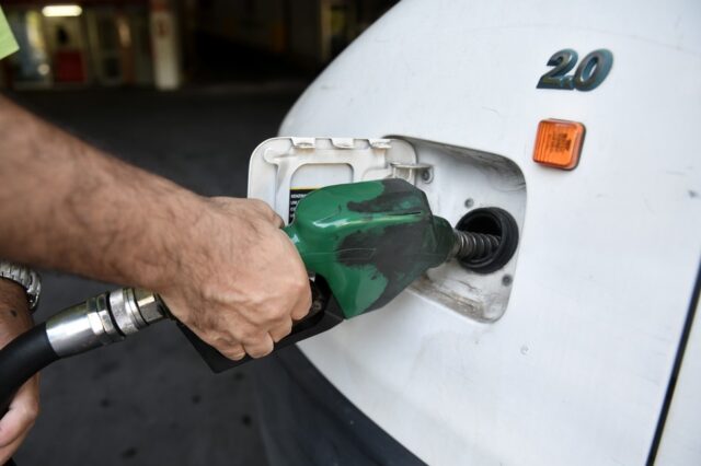 Τιμή βενζίνης: Αυξάνει διαρκώς αλλά οι αναλυτές δεν βλέπουν το τέλος της… κούρσας
