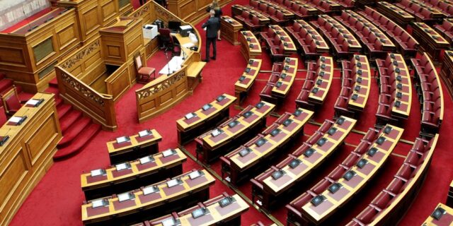 Κορονοϊός: Δειγματοληπτικός έλεγχος στη Βουλή