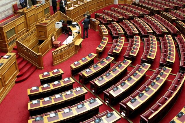 Κορονοϊός: Δειγματοληπτικός έλεγχος στη Βουλή