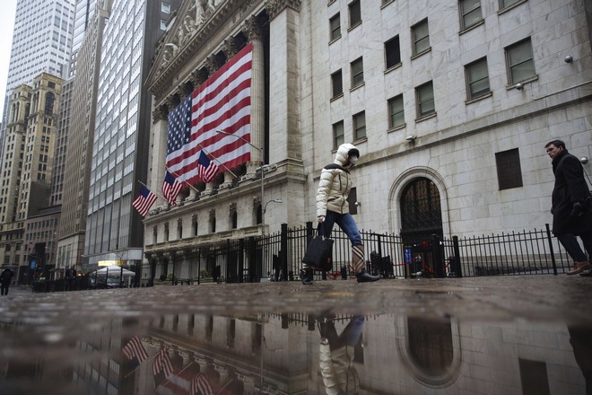 ΗΠΑ: Με πτώση έκλεισε η Wall Street μετά την αύξηση των κρουσμάτων κορονοϊού