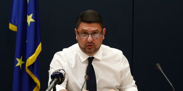 Χαρδαλιάς: Παρατείνεται μέχρι και τις 11 Απριλίου η απαγόρευση λειτουργίας των καταστημάτων