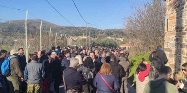Χίος: Αναβρασμός και μπλόκα από τους κατοίκους