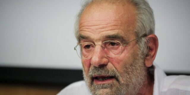 Επιμένει για την περιφορά του επιταφίου ο Αλέκος Αλαβάνος