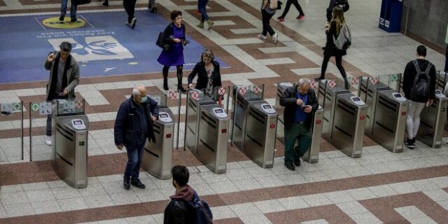 Έρευνα Visa: Τα μετρητά ο πιο συνηθισμένος τρόπος αγοράς εισιτήριου στα ΜΜΜ
