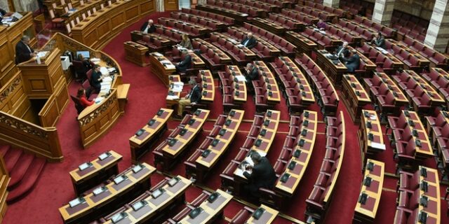 Βουλή: Εγκρίθηκαν οι αλλαγές για την  εναρμόνιση με τη συνταγματική αναθεώρηση του 2019