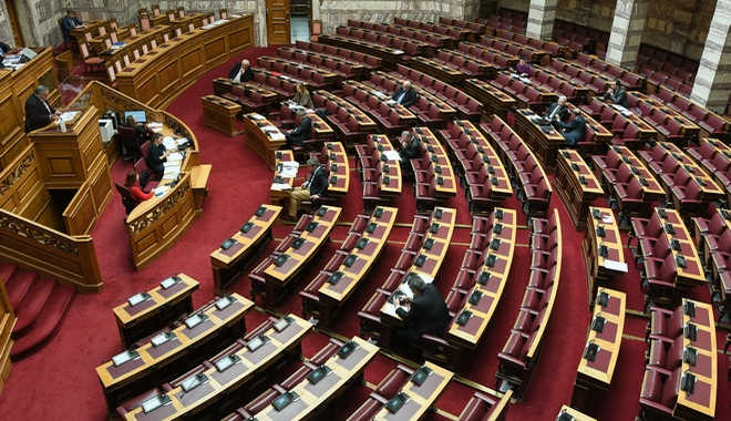Βουλή: Εγκρίθηκαν οι αλλαγές για την  εναρμόνιση με τη συνταγματική αναθεώρηση του 2019