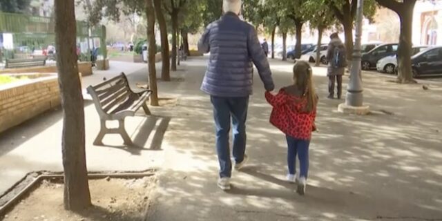 Κορονοϊός – Ελβετία: Τα παιδιά μπορούν να αγκαλιάζουν τους παππούδες τους