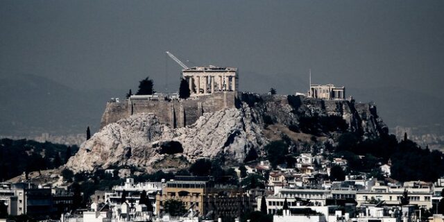Κουκάκι: Αποκοπή ορόφων ξενοδοχείου που έκρυβε τη θέα στην Ακρόπολη