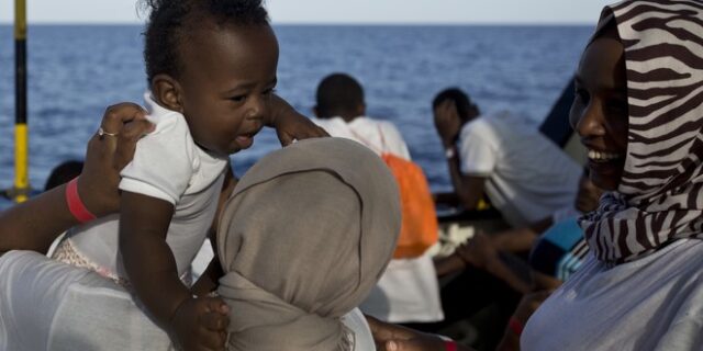 ΜΚΟ: Έκκληση στις κυβερνήσεις της ΕΕ να προχωρήσουν σε μετεγκατάσταση ασυνόδευτων παιδιών