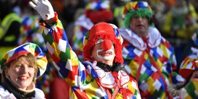 Κορονοϊός-Γερμανία: Κλόουν δίνουν παραστάσεις σε οίκους ευγηρίας