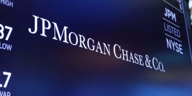 Υψηλόβαθμο στέλεχος της JPMorgan απολύθηκε με αφορμή το WhatsApp