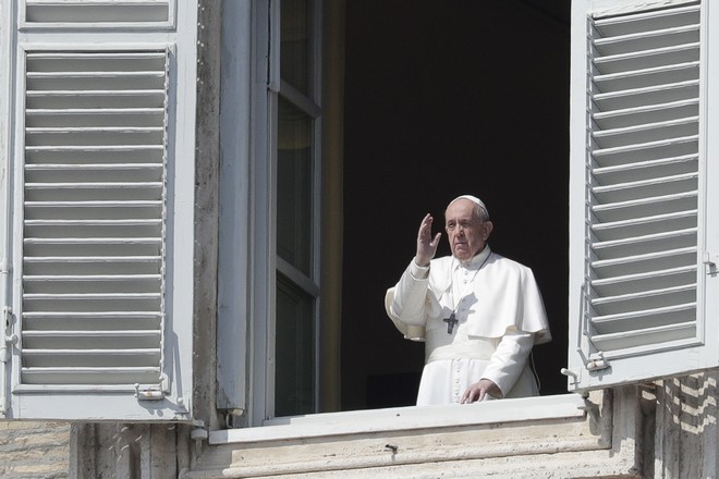 Πάπας Φραγκίσκος: “Οι γιατροί και οι νοσηλευτές πέθαναν σαν στρατιώτες στο μέτωπο”