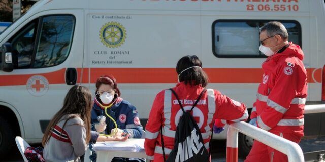 Κορονοϊός: Μια παραλλαγή του νοτιοαφρικανικού στελέχους εντοπίστηκε στη Νάπολη