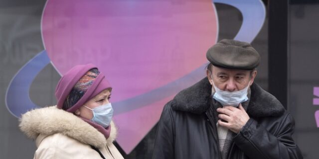Κορονοϊός: Η Ρωσία αυξάνει την παραγωγή αναπνευστήρων
