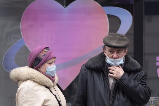 Κορονοϊός: Η Ρωσία αυξάνει την παραγωγή αναπνευστήρων