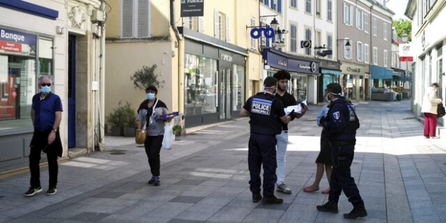 Συγκρούσεις κατοίκων – αστυνομίας σε προάστιο του Παρισιού και το Στρασβούργο